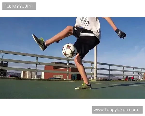 足球明星花式传球技巧大揭秘精彩视频全程回放让你领略足球魅力